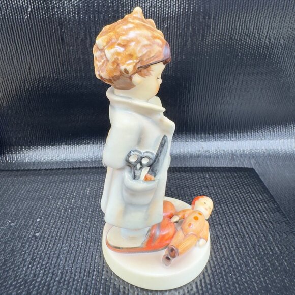 Hummel The Doctor Figurine Goebel Boy with goggles W Germany Puppendoktor VTG - Picture 9 of 11